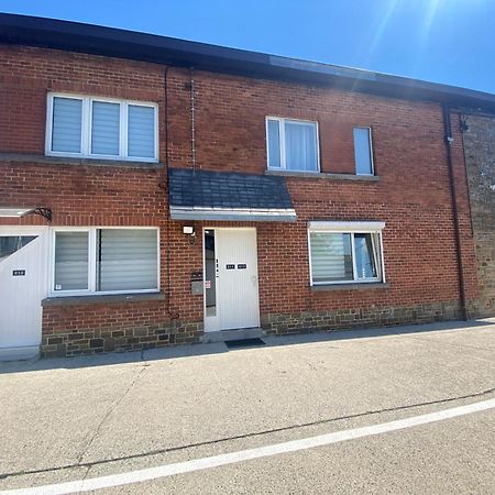 1-C Superbe Appartement Tres Calme Et Bien Decore Charleroi Bagian luar foto