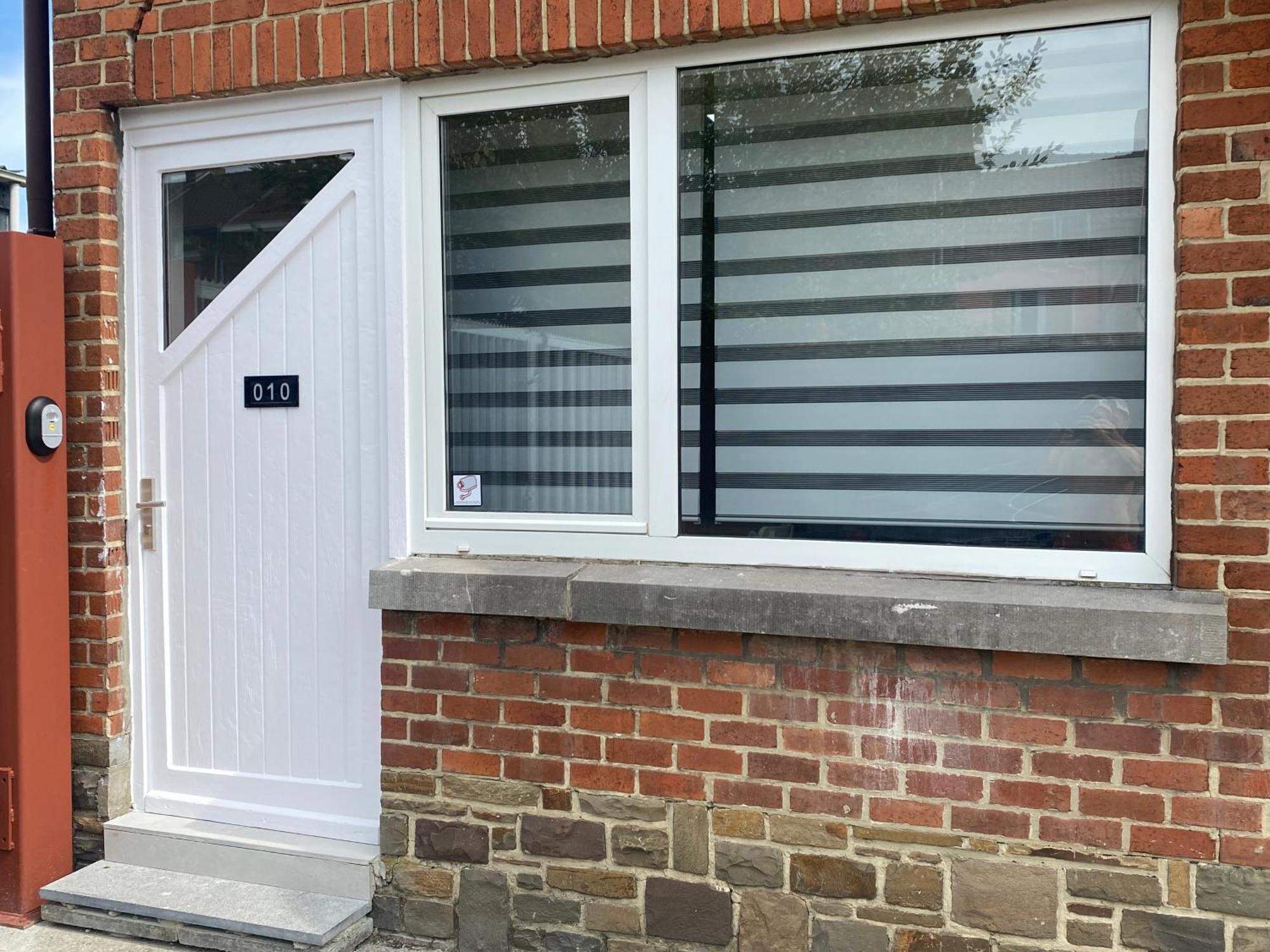 1-C Superbe Appartement Tres Calme Et Bien Decore Charleroi Bagian luar foto